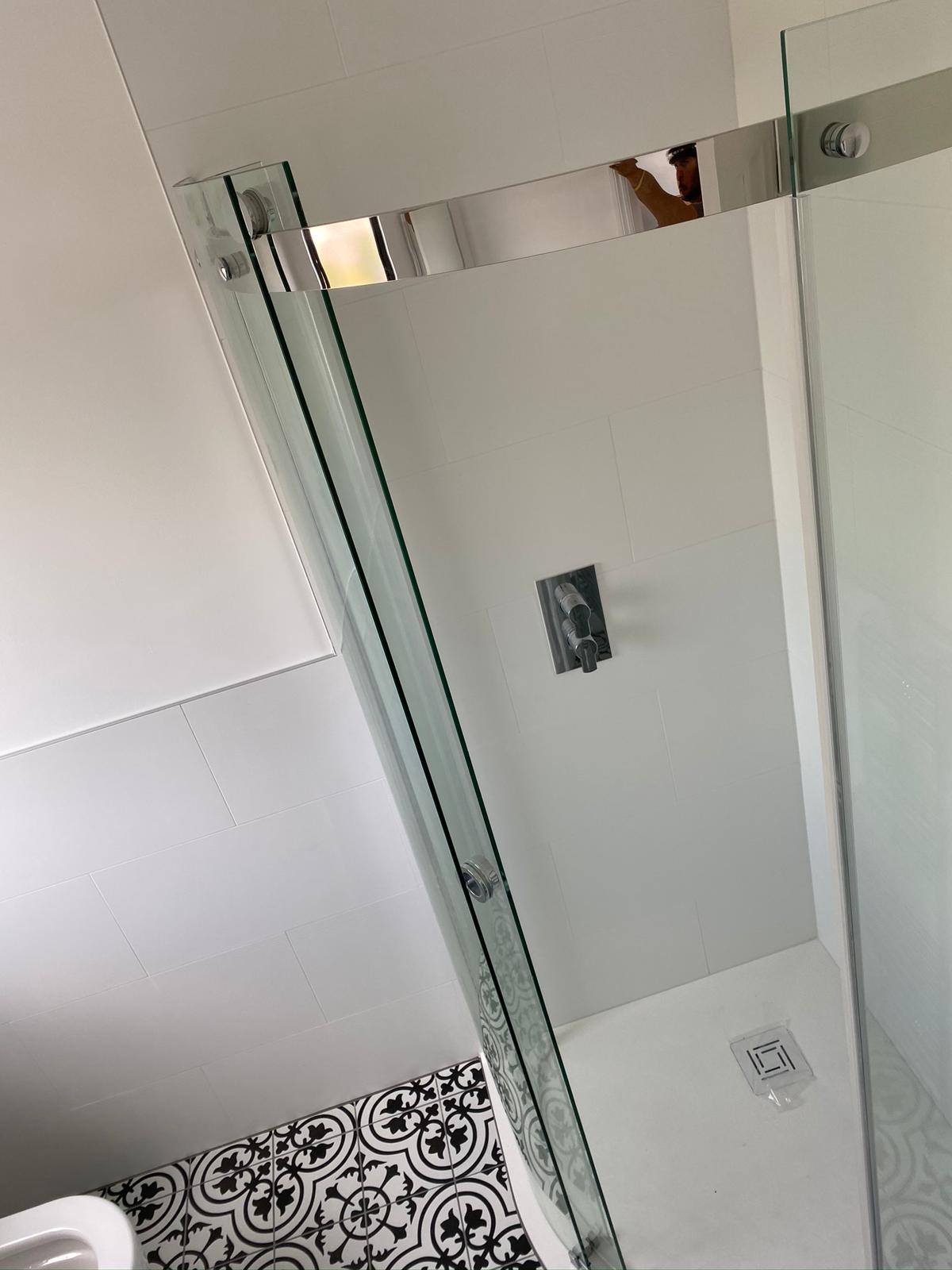 Shower enclosure